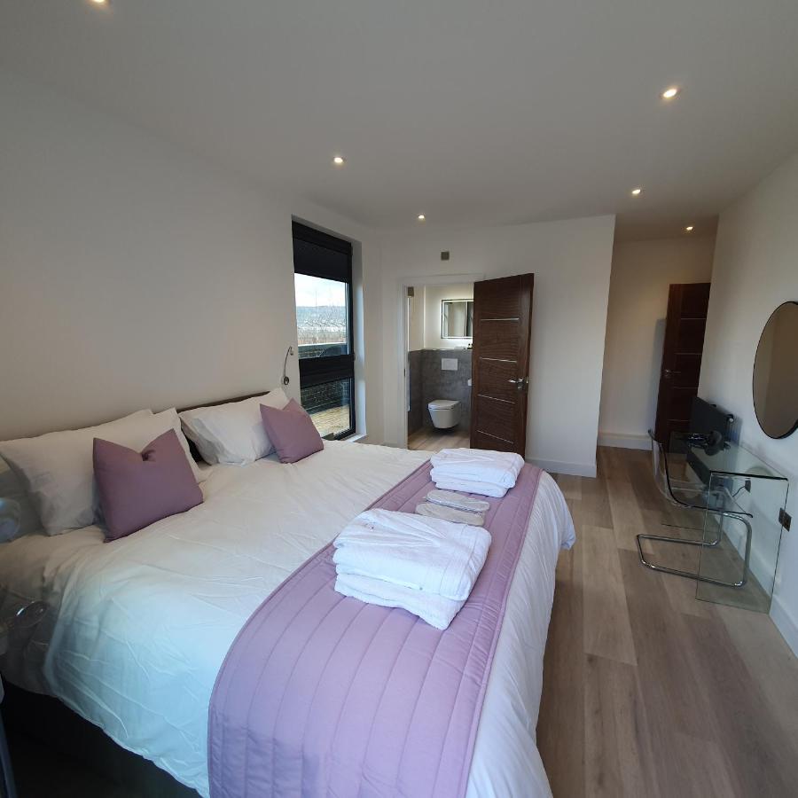 Central Penthouse With Hot Tub & Views 24 Τσέλτενχαμ Εξωτερικό φωτογραφία