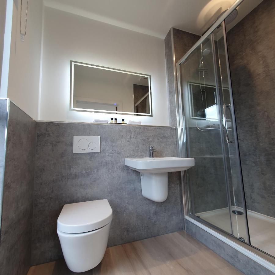 Central Penthouse With Hot Tub & Views 24 Τσέλτενχαμ Εξωτερικό φωτογραφία