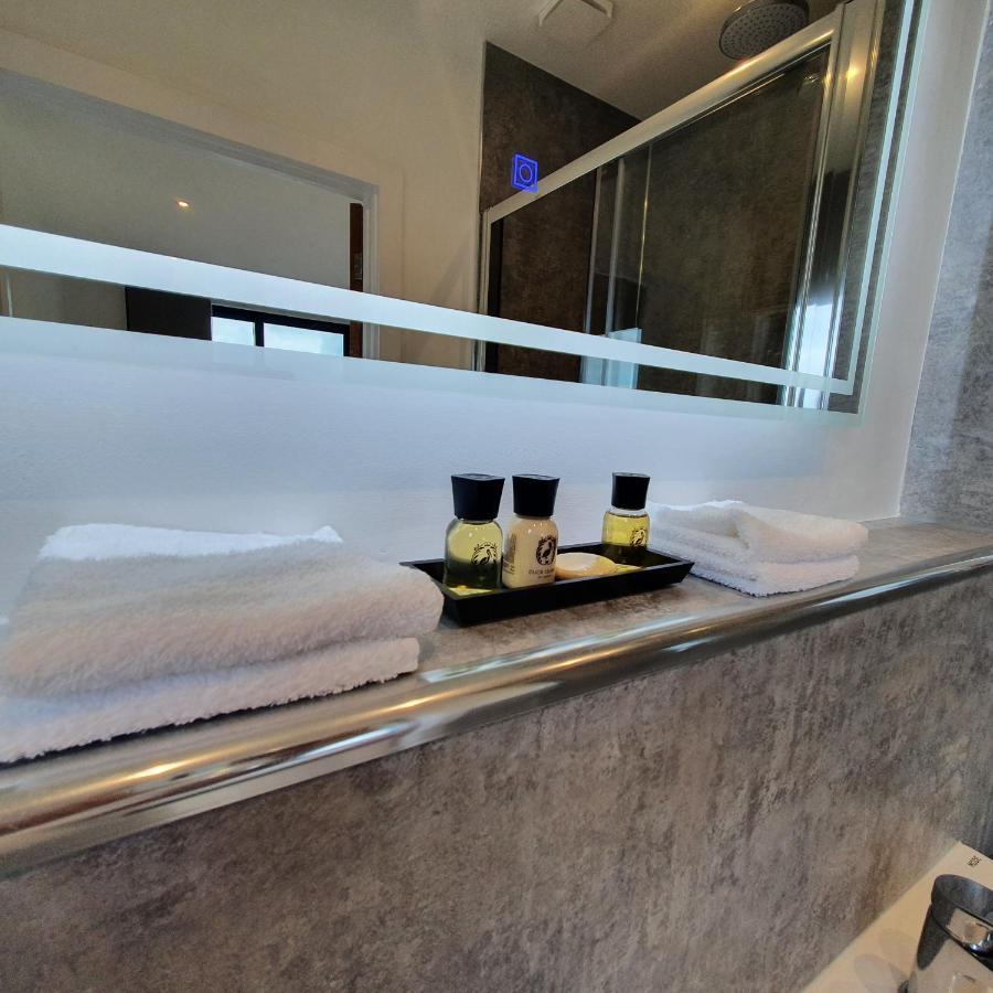 Central Penthouse With Hot Tub & Views 24 Τσέλτενχαμ Εξωτερικό φωτογραφία