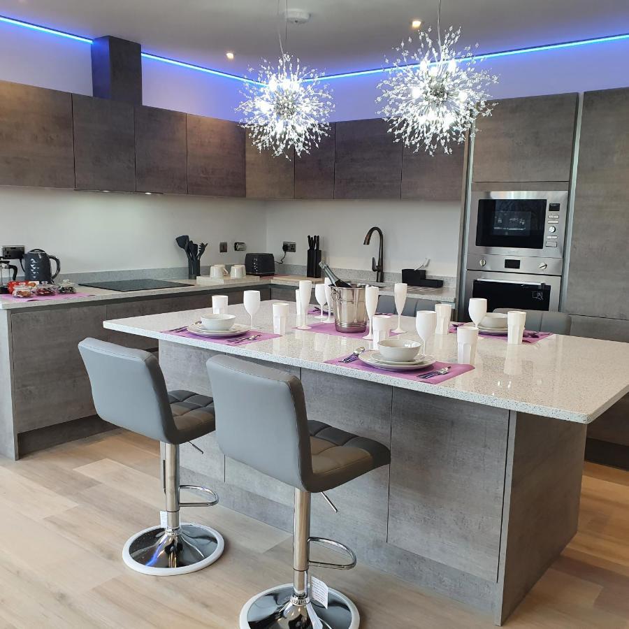 Central Penthouse With Hot Tub & Views 24 Τσέλτενχαμ Εξωτερικό φωτογραφία
