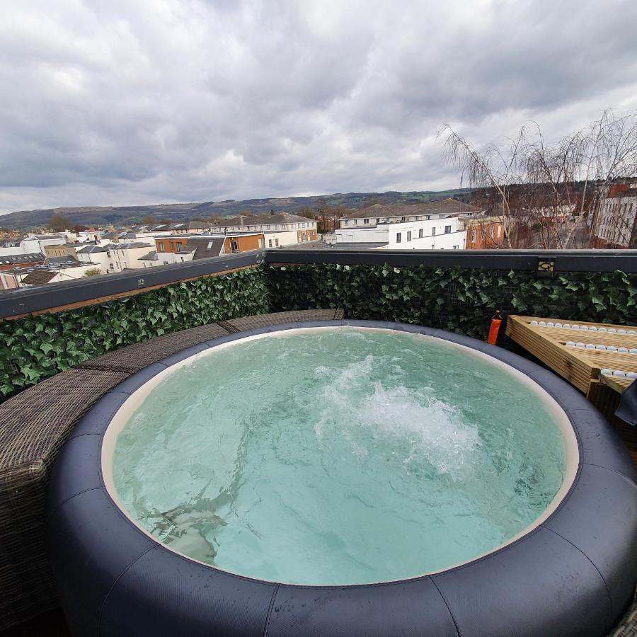 Central Penthouse With Hot Tub & Views 24 Τσέλτενχαμ Εξωτερικό φωτογραφία